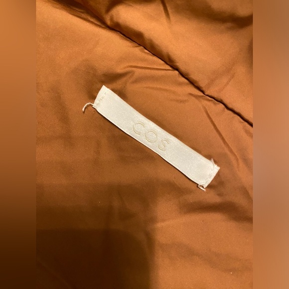 COS Buckled-side padded hood gilet NWOT - Picture 8 of 11